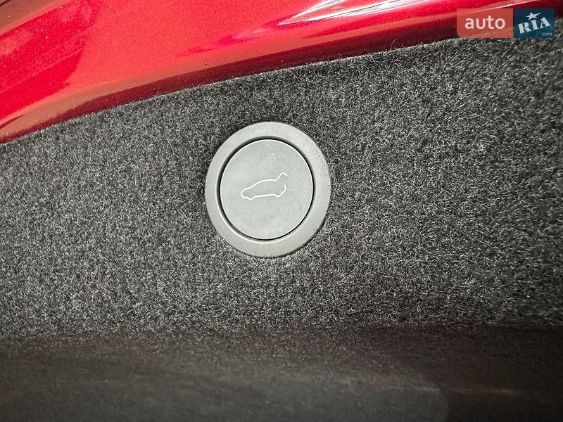 Седан Tesla Model 3 2024 в Николаеве