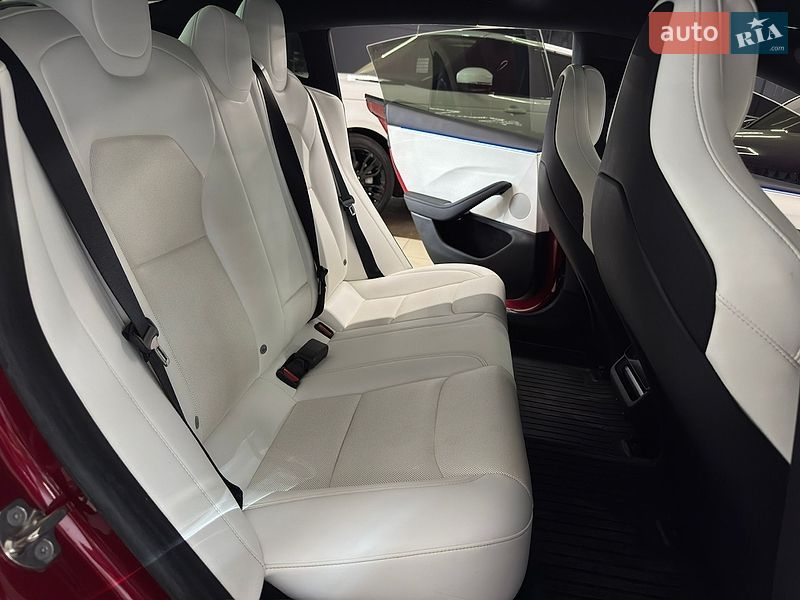 Седан Tesla Model 3 2024 в Николаеве