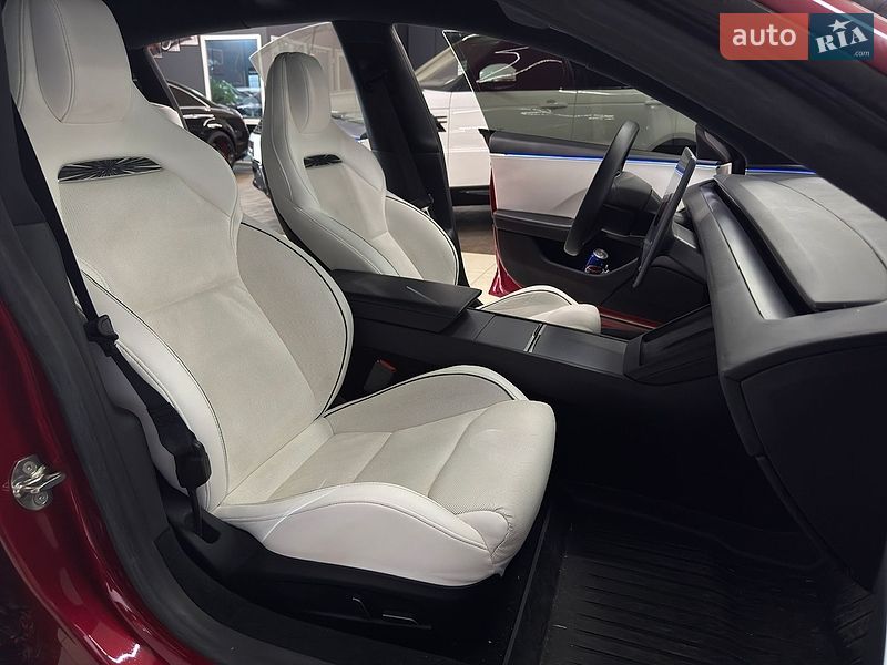Седан Tesla Model 3 2024 в Николаеве