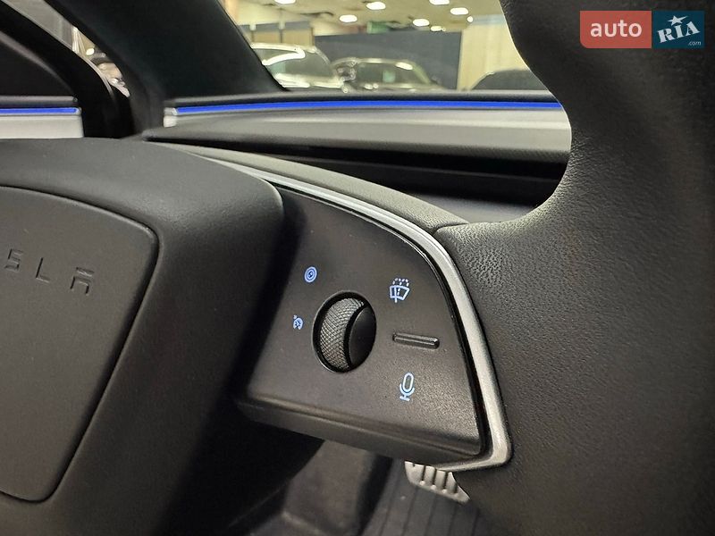 Седан Tesla Model 3 2024 в Николаеве