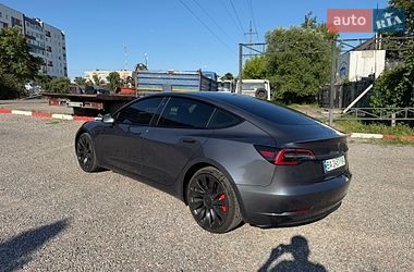 Седан Tesla Model 3 2023 в Києві