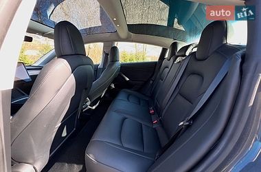 Седан Tesla Model 3 2021 в Львові