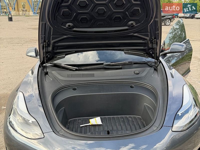 Седан Tesla Model 3 2022 в Харкові