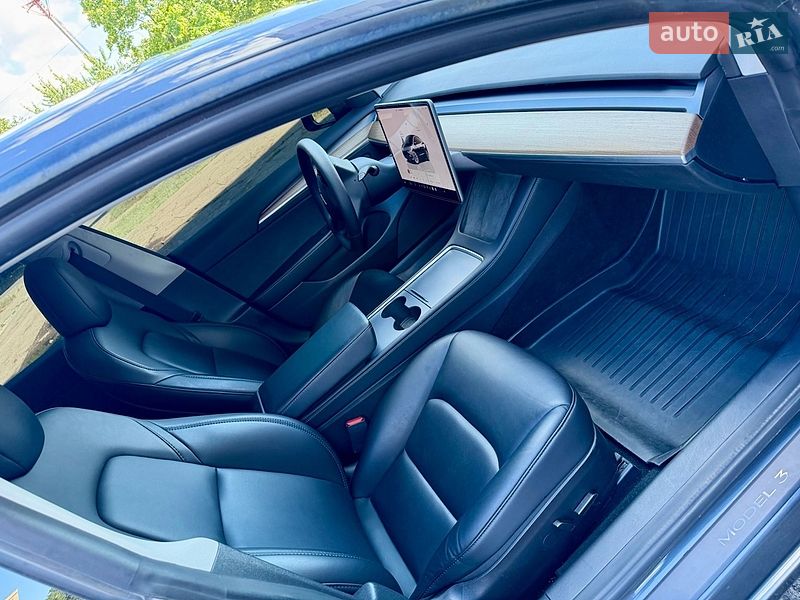 Седан Tesla Model 3 2022 в Каменском
