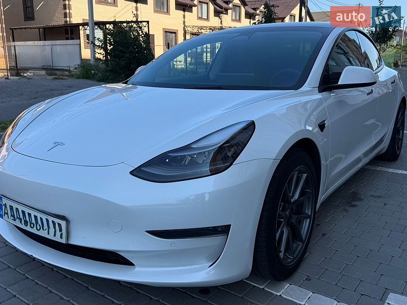 Tesla Model 3 2022