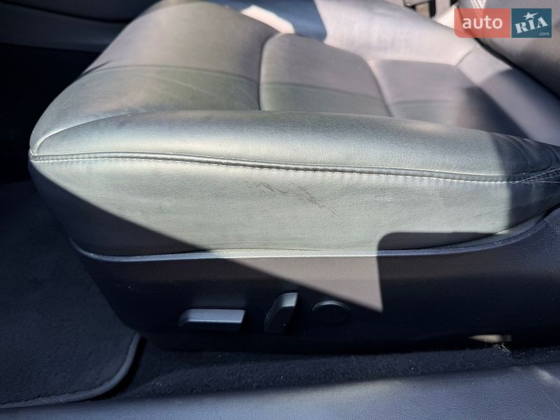 Седан Tesla Model 3 2019 в Львові