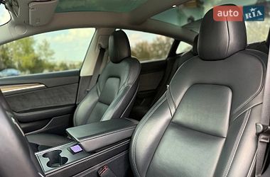 Седан Tesla Model 3 2021 в Кривому Розі
