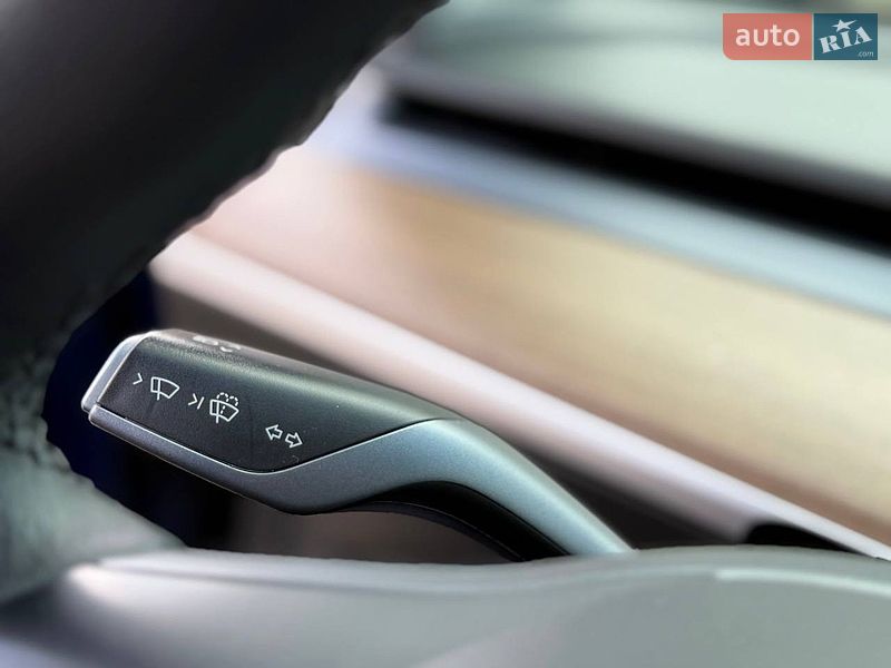 Седан Tesla Model 3 2021 в Кривому Розі