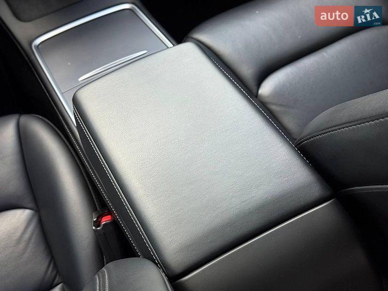 Седан Tesla Model 3 2021 в Кривому Розі
