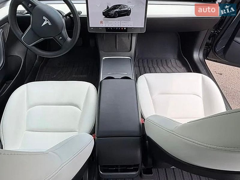 Седан Tesla Model 3 2022 в Одесі