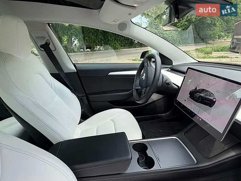 Седан Tesla Model 3 2022 в Одесі