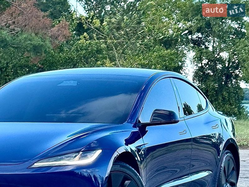 Седан Tesla Model 3 2025 в Дніпрі