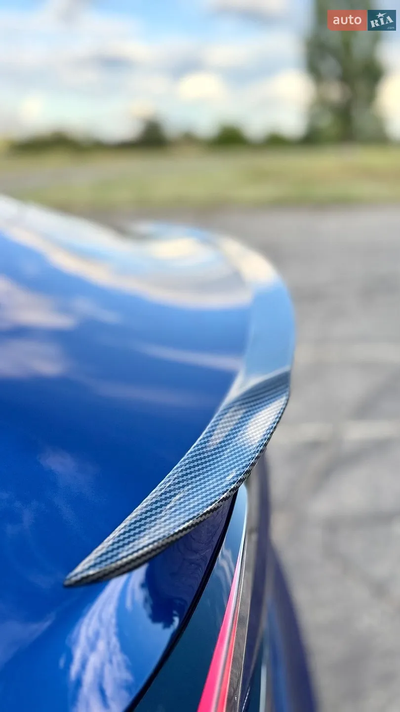 2025 Tesla Model 3 - мініатюра 10