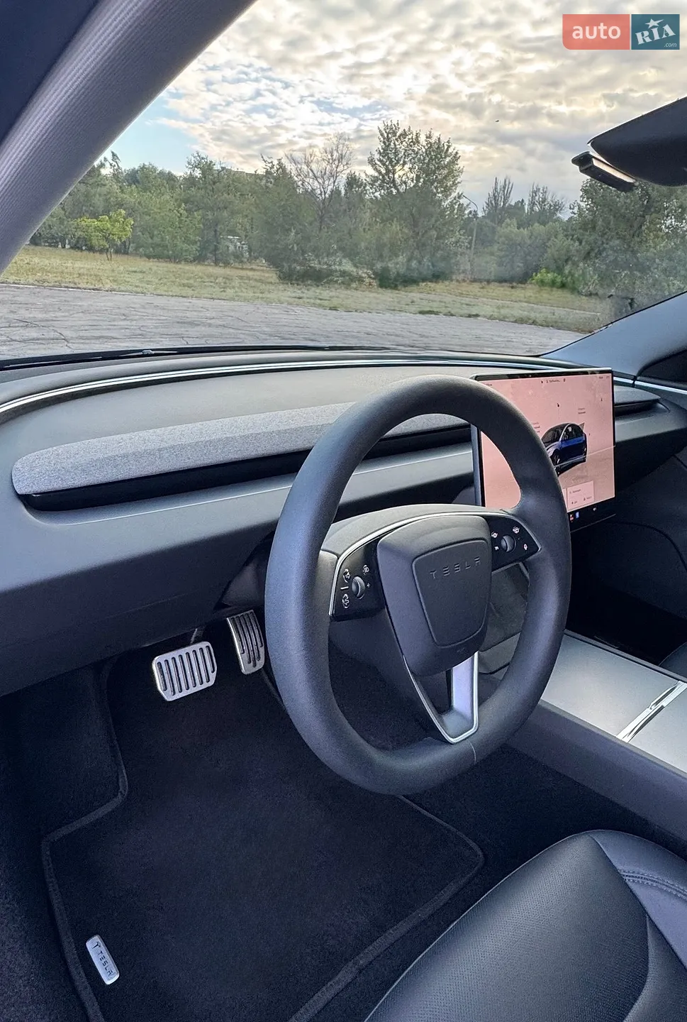 2025 Tesla Model 3 - мініатюра 17
