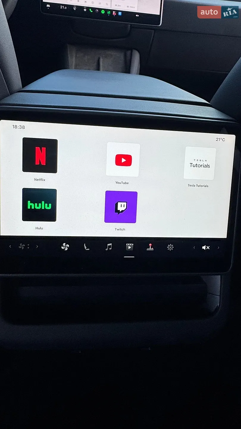 2025 Tesla Model 3 - мініатюра 35