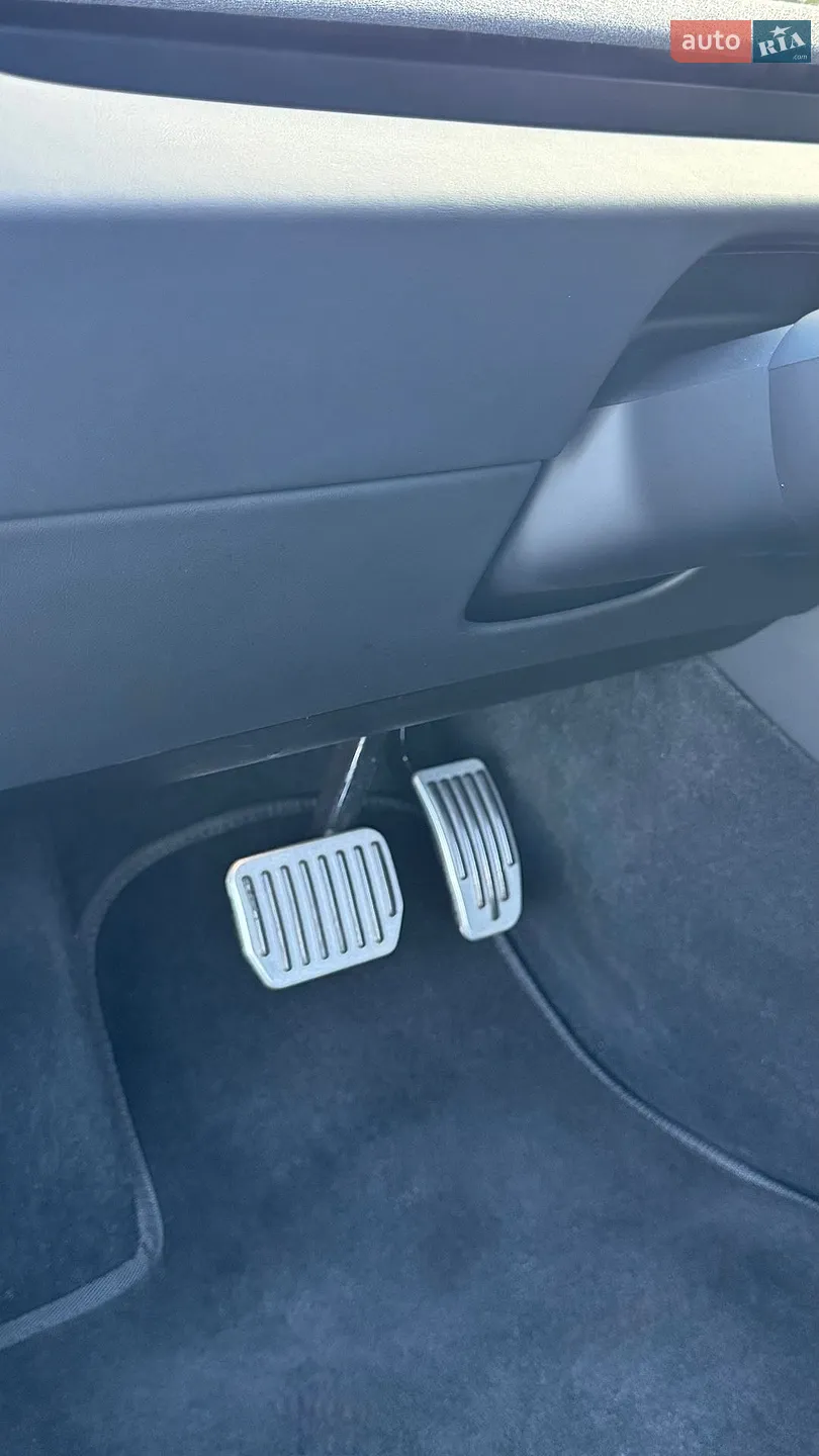 2025 Tesla Model 3 - мініатюра 18