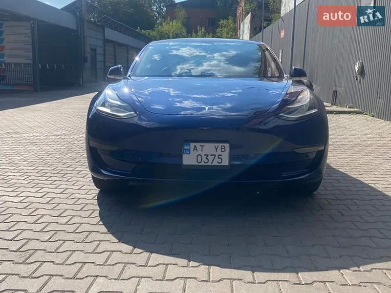 Tesla Model 3 2020