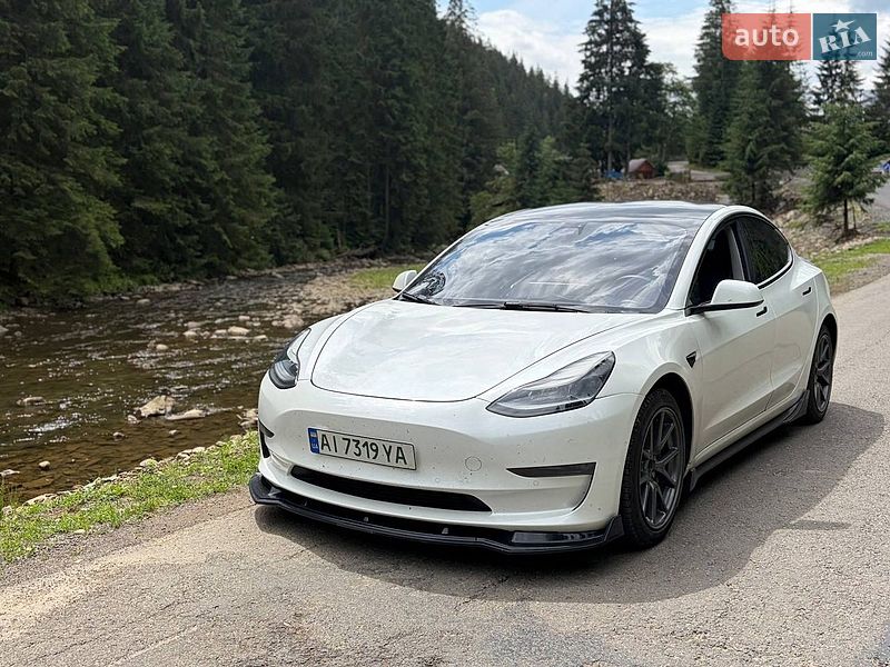 Tesla Model 3 2021
