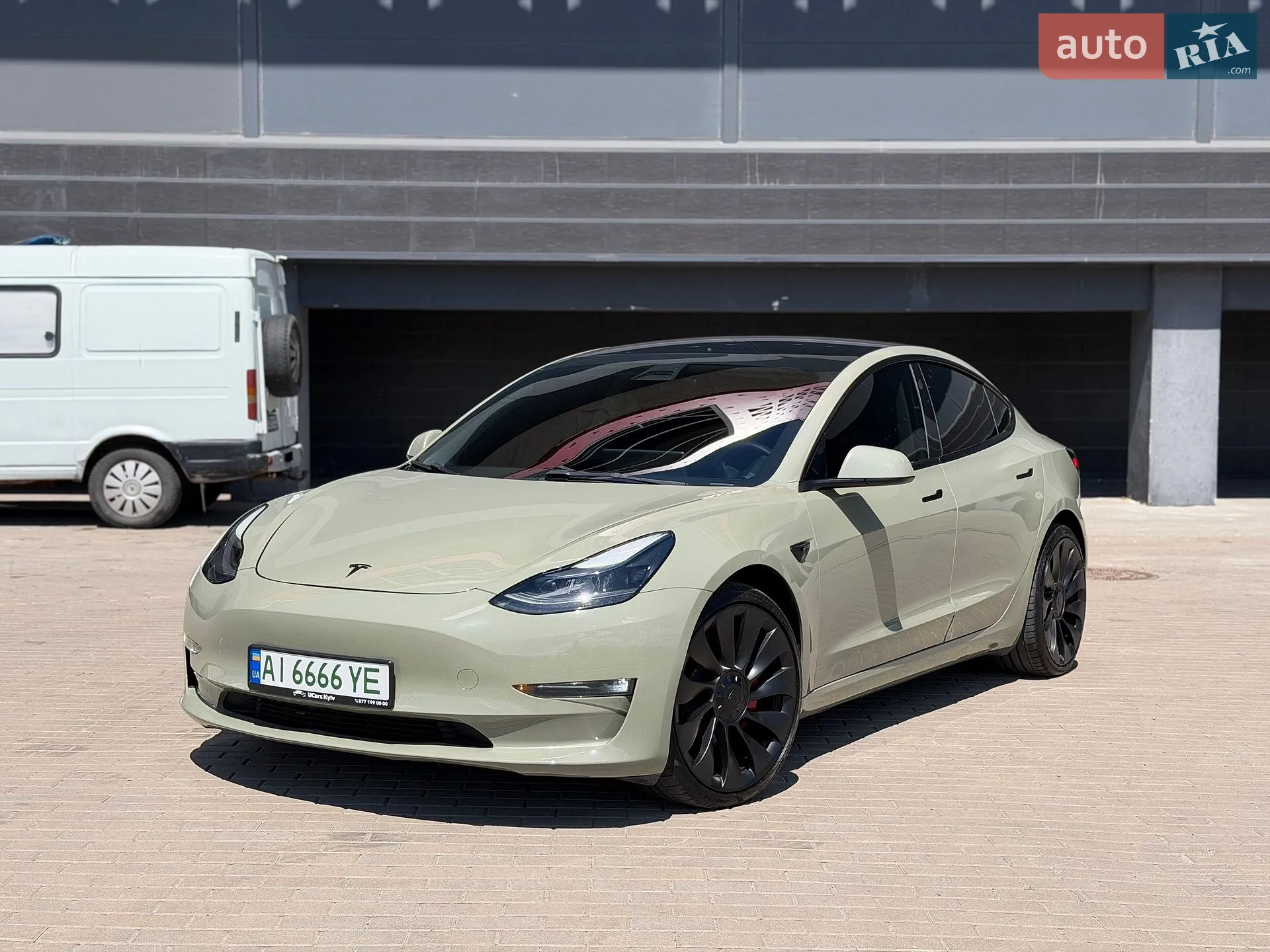 2022 Tesla Model 3 - фото 1