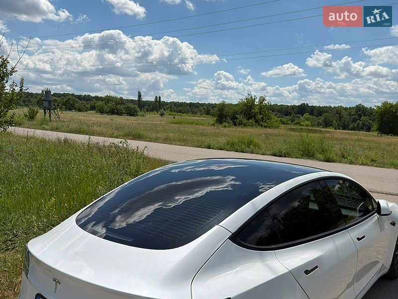 Седан Tesla Model 3 2022 в Знаменке