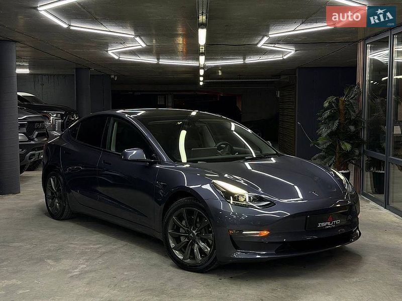 Седан Tesla Model 3 2023 в Одессе