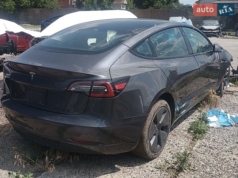 Седан Tesla Model 3 2023 в Хмельницком