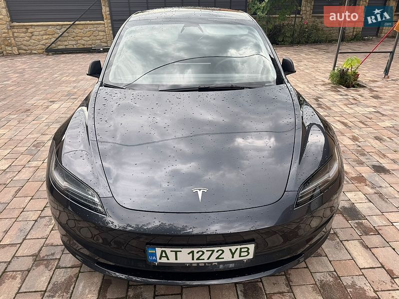 Седан Tesla Model 3 2025 в Коломые