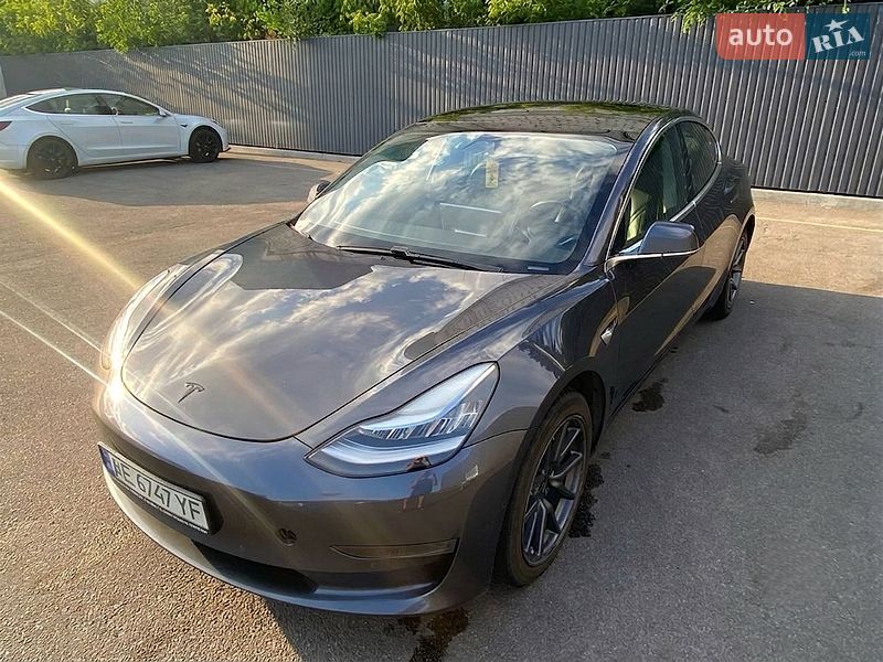 Tesla Model 3 2019