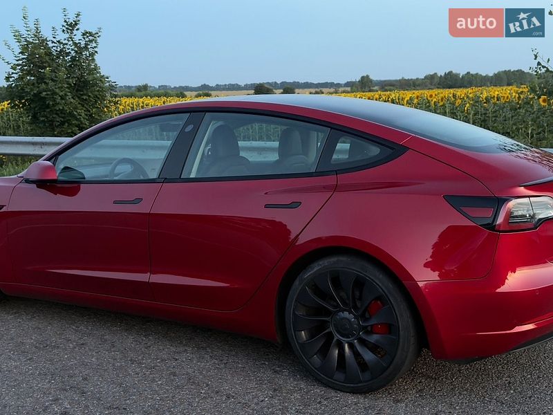 Седан Tesla Model 3 2021 в Полтаві