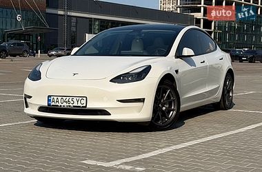 Седан Tesla Model 3 2022 в Києві