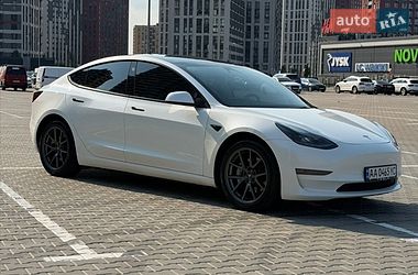 Седан Tesla Model 3 2022 в Києві