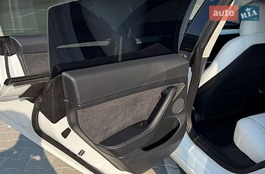 Седан Tesla Model 3 2022 в Києві