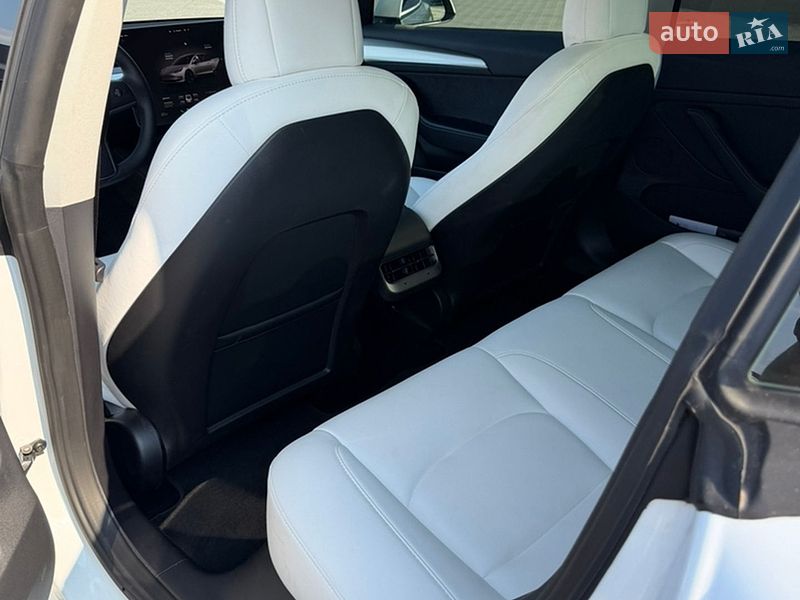 Седан Tesla Model 3 2022 в Києві
