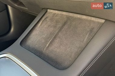 Седан Tesla Model 3 2022 в Києві
