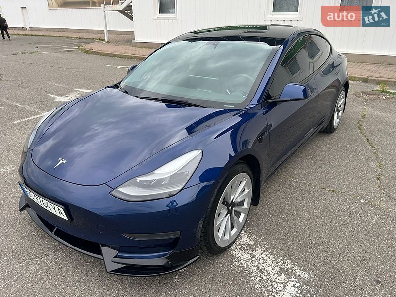 Седан Tesla Model 3 2022 в Киеве