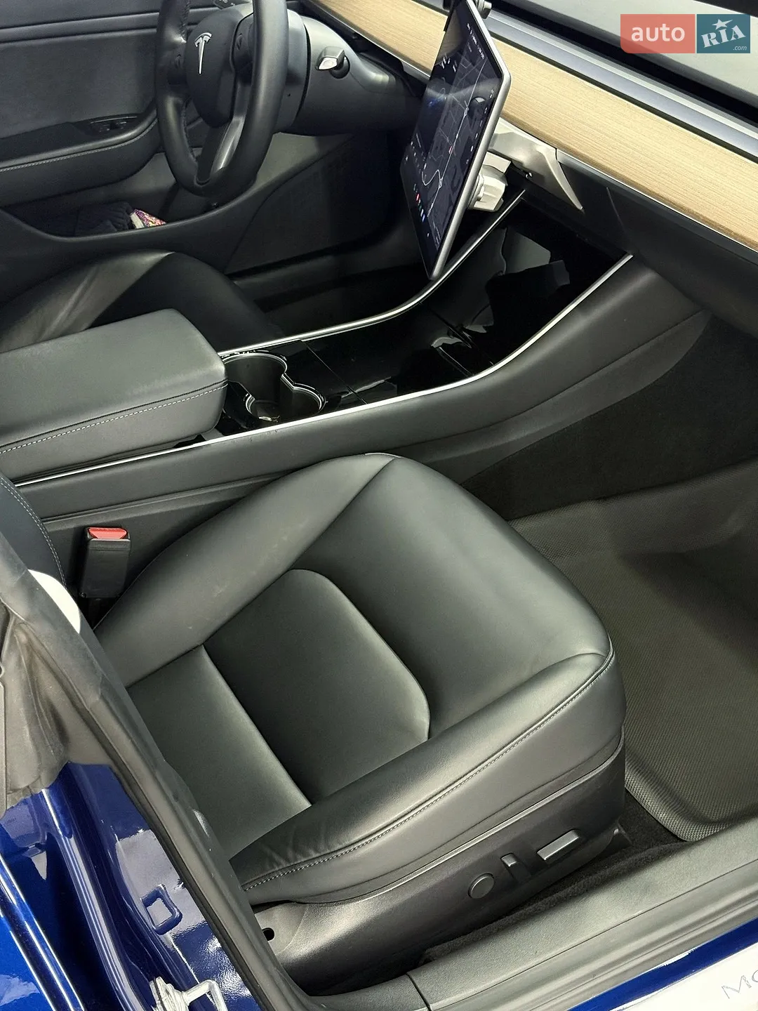 TESLA MODEL 3 2019 VIN 5YJ3E1EC2LF586889 фото оголошення 6 з 10