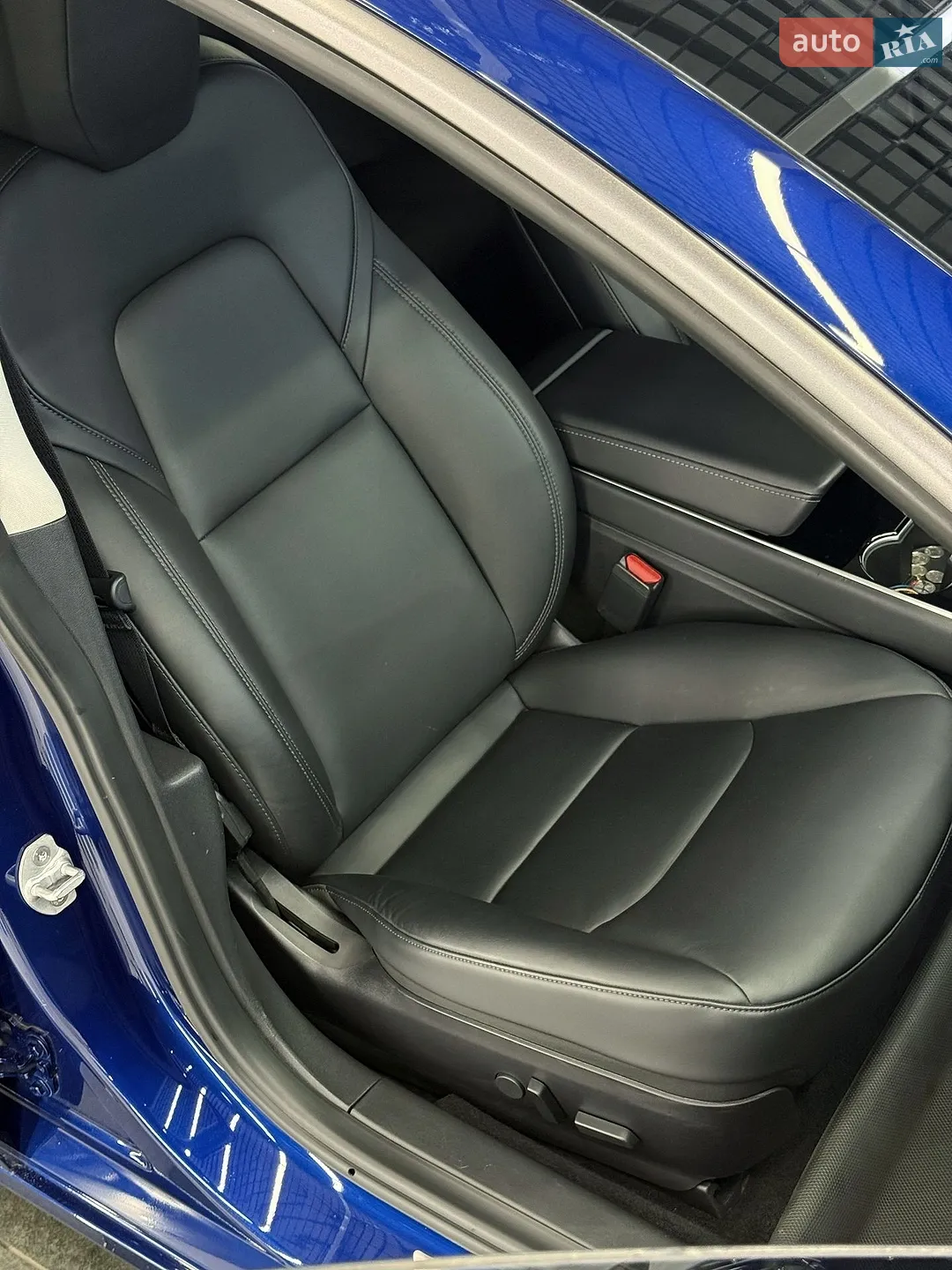 TESLA MODEL 3 2019 VIN 5YJ3E1EC2LF586889 фото оголошення 10 з 10