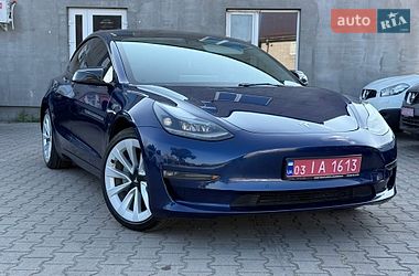Седан Tesla Model 3 2022 в Дубровице