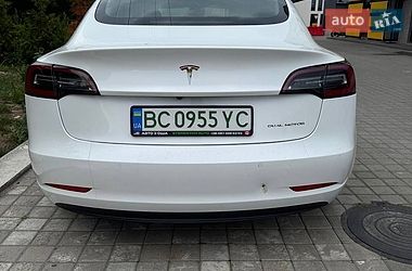 Седан Tesla Model 3 2019 в Львове