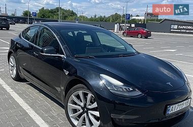 Седан Tesla Model 3 2018 в Ирпене