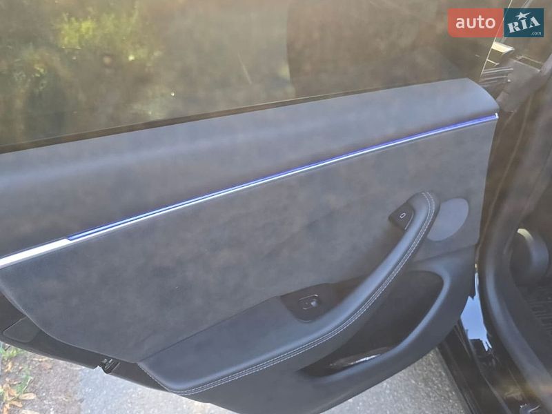Седан Tesla Model 3 2024 в Днепре
