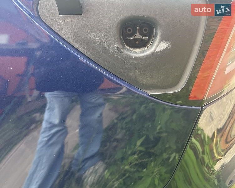 Седан Tesla Model 3 2018 в Львове