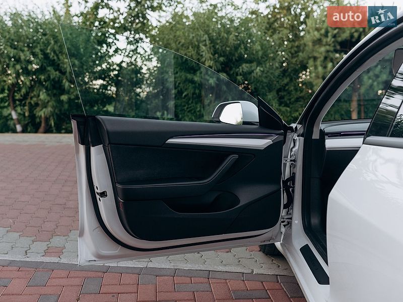 Седан Tesla Model 3 2023 в Киеве фото 10 Седан Tesla Model 3 2023 в Киеве
