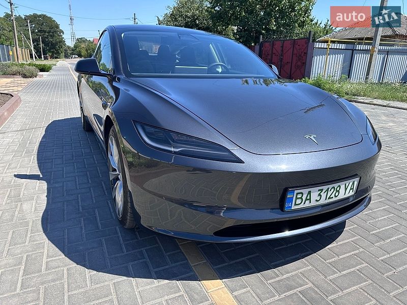 Седан Tesla Model 3 2025 в Кропивницком