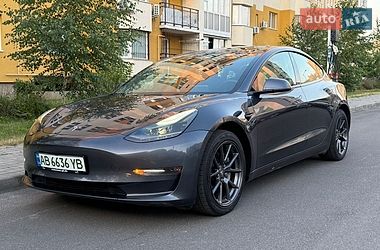 Седан Tesla Model 3 2021 в Виннице