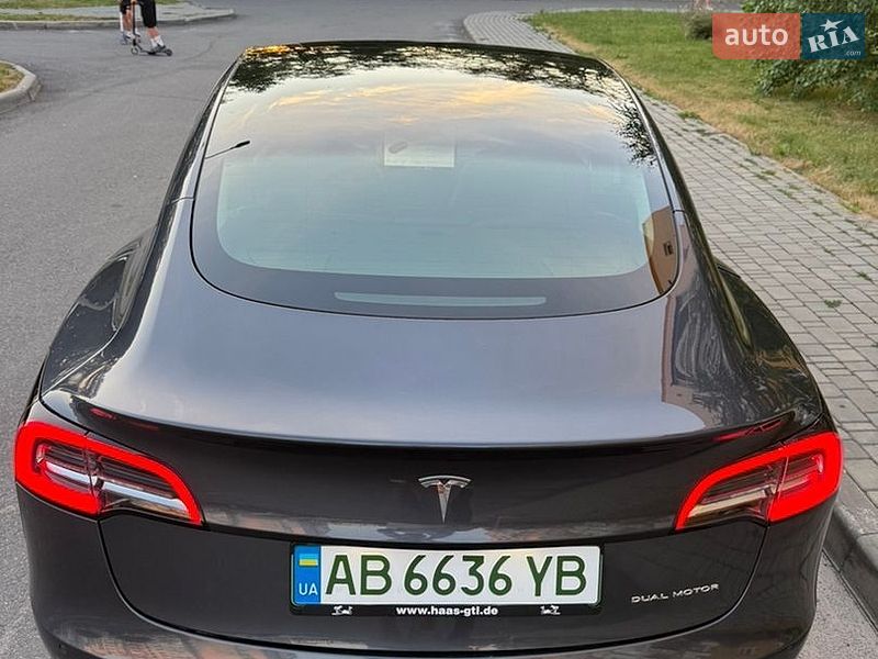Седан Tesla Model 3 2021 в Виннице