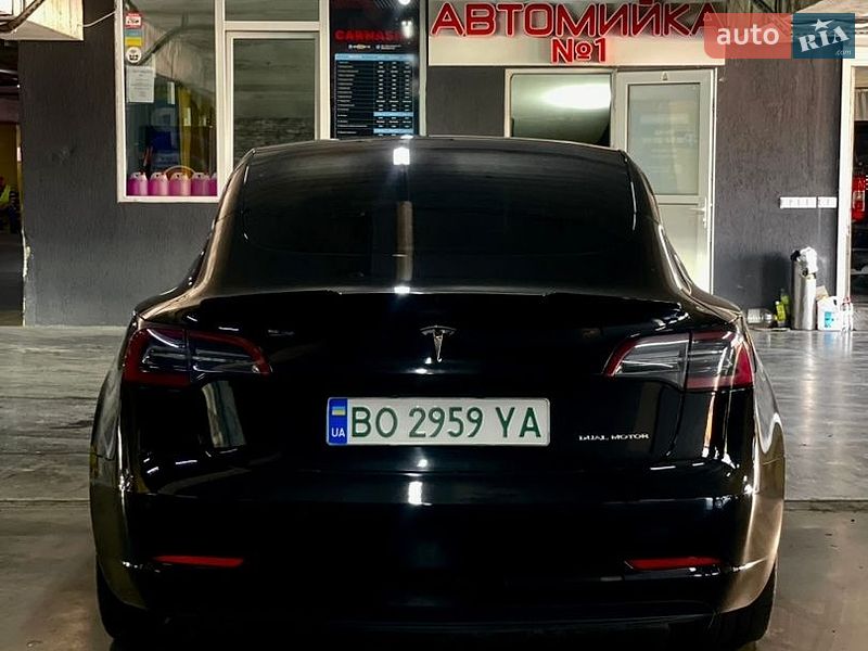 Седан Tesla Model 3 2021 в Хмельницком