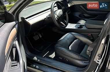 Седан Tesla Model 3 2021 в Львові