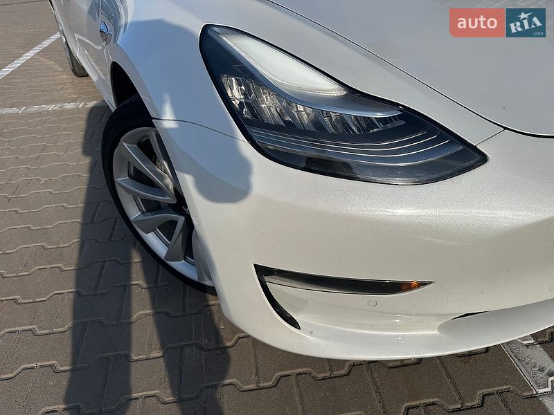 Седан Tesla Model 3 2020 в Киеве фото 3 Седан Tesla Model 3 2020 в Киеве