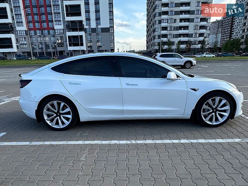 Седан Tesla Model 3 2020 в Киеве фото 9 Седан Tesla Model 3 2020 в Киеве